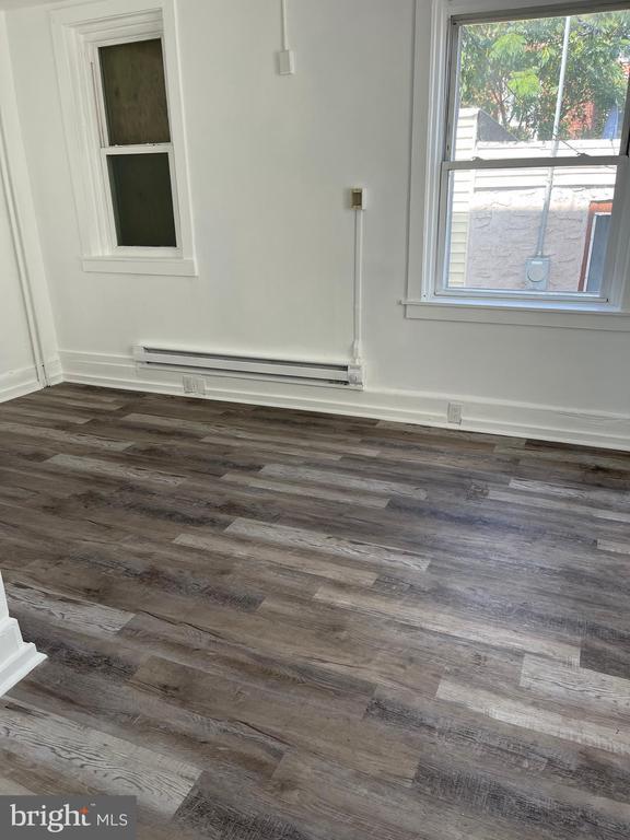property at 131 E Roosevelt Blvd