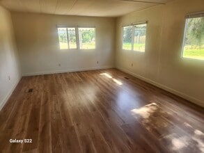 299 Palm Ave in Penngrove, CA - Building Photo - Building Photo
