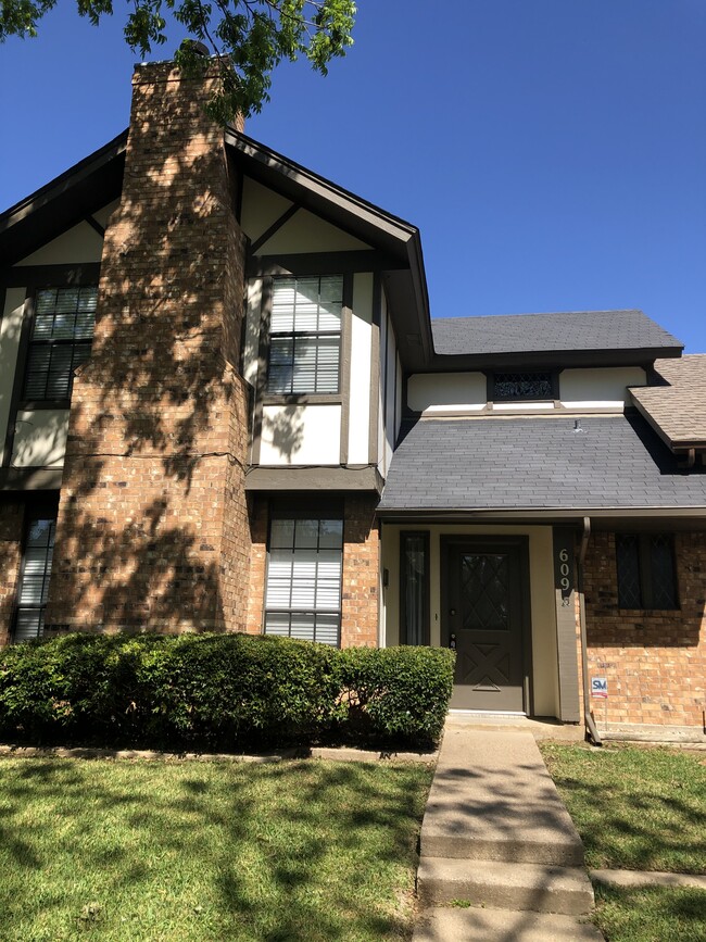 property at 609 Windgate Ct