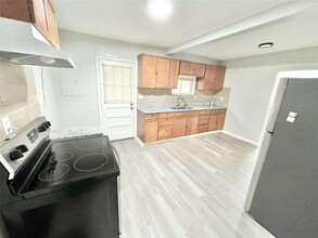 1987 Longdale Dr in Decatur, GA - Building Photo - Building Photo