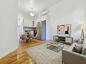 167 Hopkins St, Unit 2 in Brooklyn, NY - Foto de edificio - Building Photo