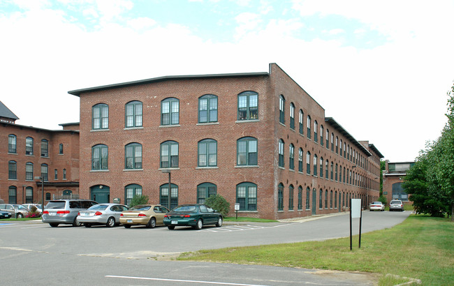 Horseshoe Pond Place in Concord, NH - Building Photo - Building Photo