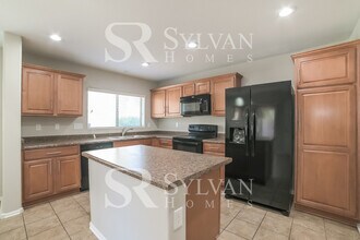 4936 N 108th Dr in Phoenix, AZ - Building Photo - Building Photo