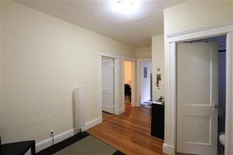 17 Forest St, Unit 2w in Cambridge, MA - Foto de edificio - Building Photo