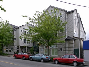 Fremont Court in Seattle, WA - Building Photo - Building Photo