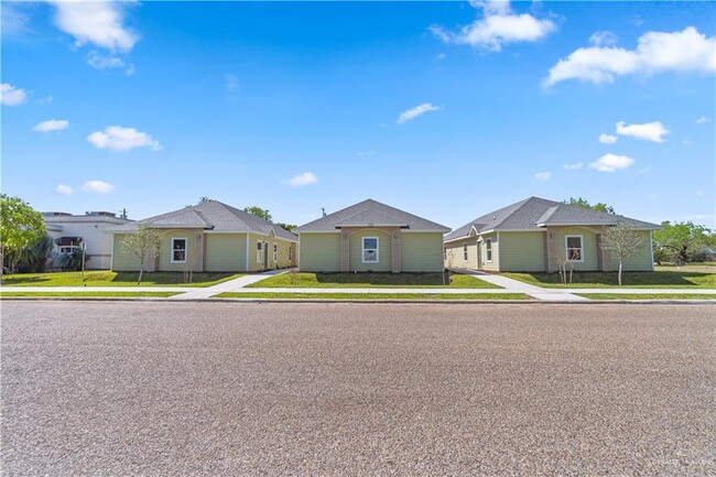 property at 222 W Mahl St
