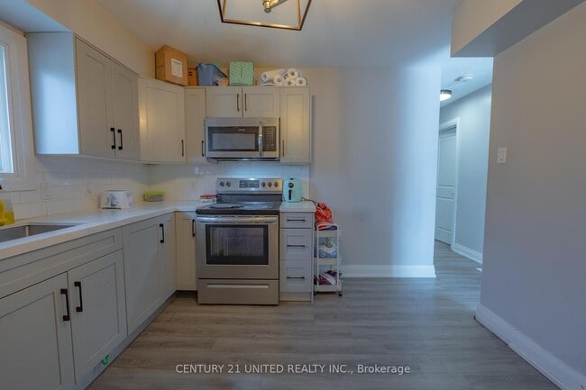 818 Orpington Rd in Peterborough, ON - Building Photo - Building Photo