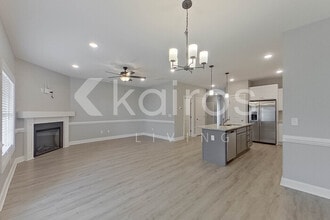 3709 Oak Leaf Wy in Greenville, NC - Foto de edificio - Building Photo