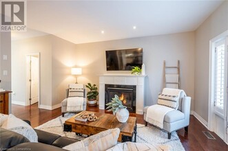 2245 Hampstead Rd in Oakville, ON - Building Photo - Building Photo