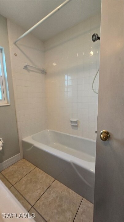 13501 Stratford Pl Cir-Unit -204 in Ft. Myers, FL - Building Photo