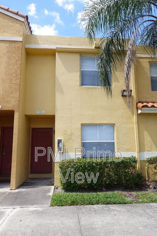 3845 NW 90th Ave in Sunrise, FL - Building Photo - Building Photo