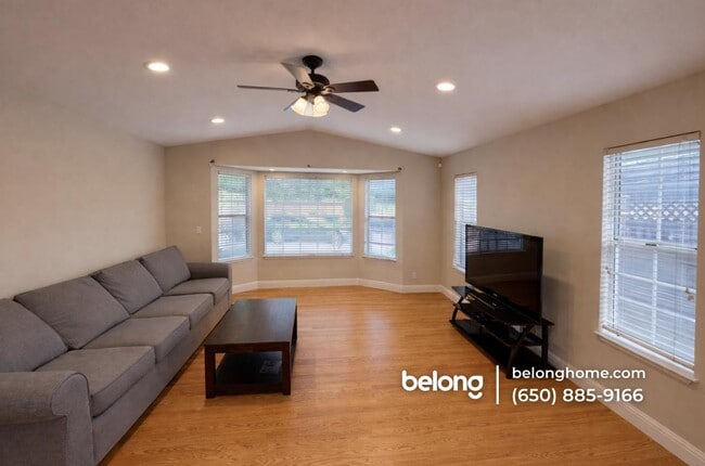 4560 Gertrude Dr in Fremont, CA - Foto de edificio - Building Photo