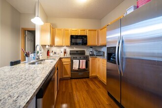 9420 Marshall Rd in Eden Prairie, MN - Building Photo - Building Photo