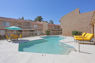 Fountain Place in Peoria, AZ - Foto de edificio - Building Photo