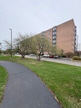 637 E Woodland Park Ave in Chicago, IL - Building Photo - Building Photo