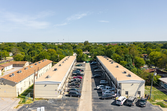 306 N Gilmer St in Killeen, TX - Building Photo - Building Photo