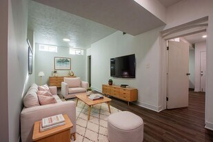 2415 E St in Omaha, NE - Building Photo