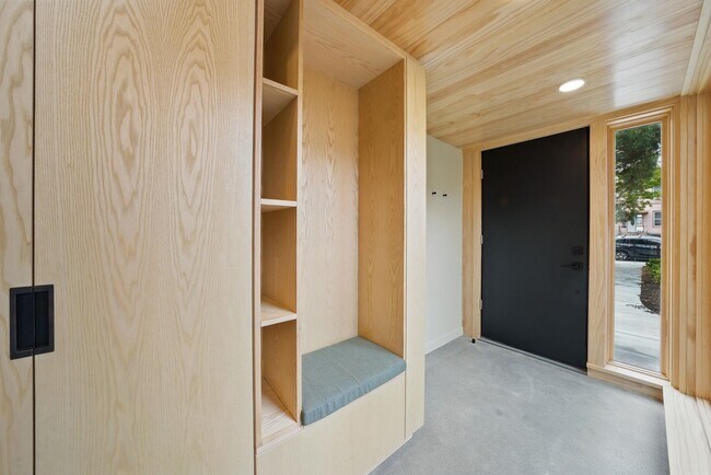 11 Beacon Ave in Jersey City, NJ - Building Photo - Building Photo