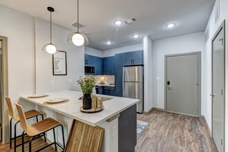 Global College Station in College Station, TX - Foto de edificio - Building Photo