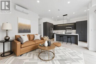1064 Dufferin St in Toronto, ON - Building Photo - Building Photo