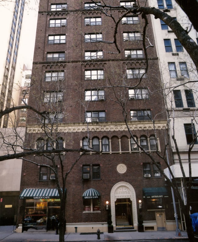 21 West 58th Street Apartments in New York, NY - Foto de edificio - Building Photo