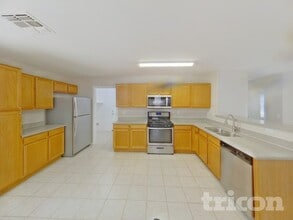 43766 Elm Dr in Maricopa, AZ - Foto de edificio - Building Photo