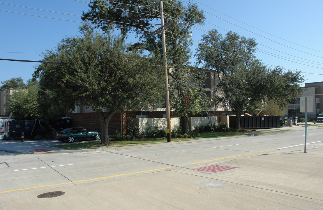 2101 Richland Ave in Metairie, LA - Building Photo