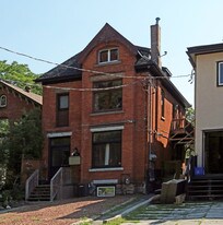 51 West Ave S in Hamilton, ON - Building Photo