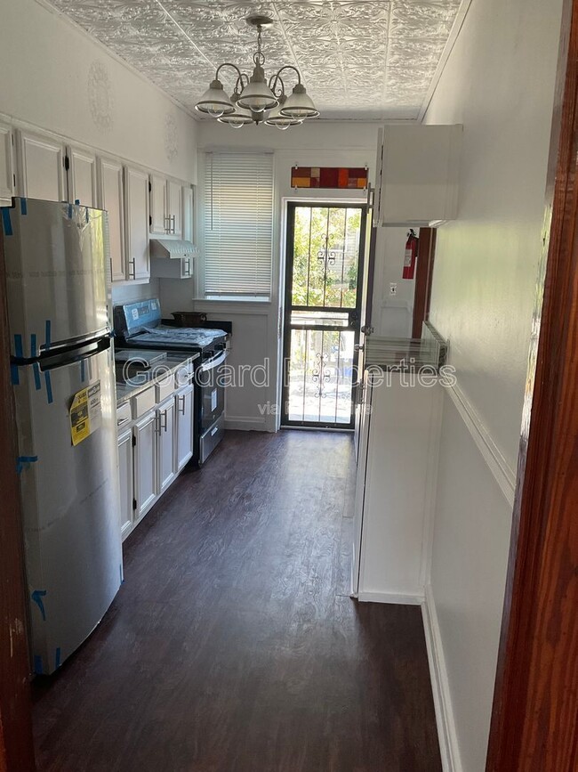 4320 Sheldon Ave in Baltimore, MD - Foto de edificio - Building Photo