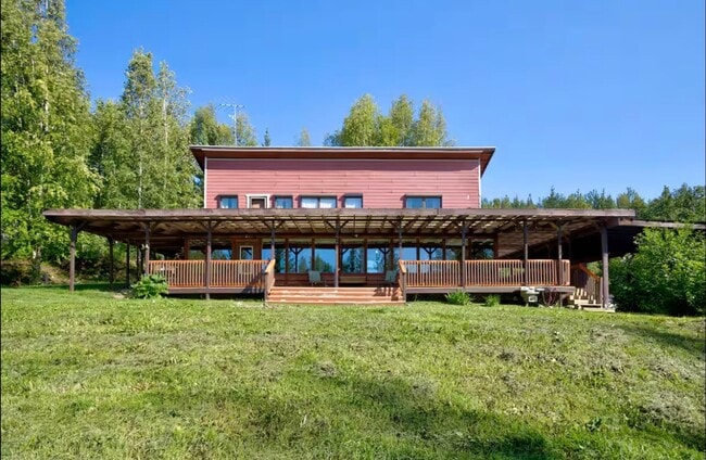property at 621 Roberts Roost Rd