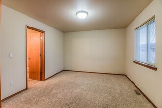 1001 S 91st Ave in Yakima, WA - Building Photo - Building Photo