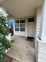 2266 Halsey Cir in Davis, CA - Building Photo