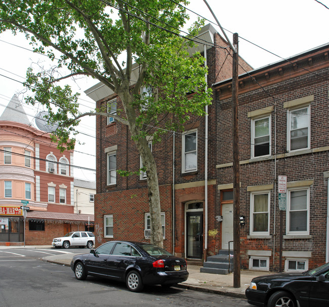 44 Madison St in Newark, NJ - Foto de edificio - Building Photo