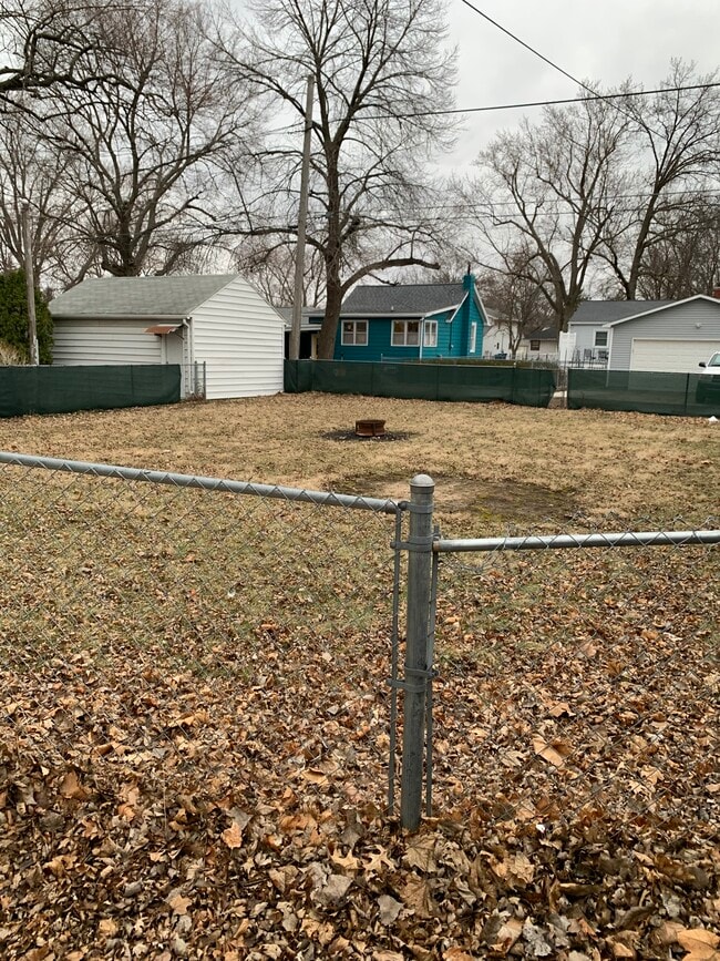 1016 Campbell Ave, Unit 1016 in Waterloo, IA - Foto de edificio - Building Photo