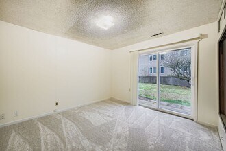 1035 SW 122nd St-Unit -Unit B in Burien, WA - Building Photo - Building Photo