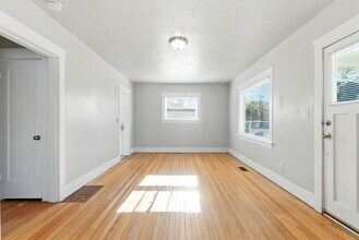 3155 N Farragut St in Portland, OR - Building Photo - Building Photo