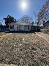 214 E Acheson St in Denison, TX - Building Photo - Building Photo