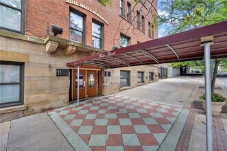 1133 W 9th St in Cleveland, OH - Building Photo - Building Photo