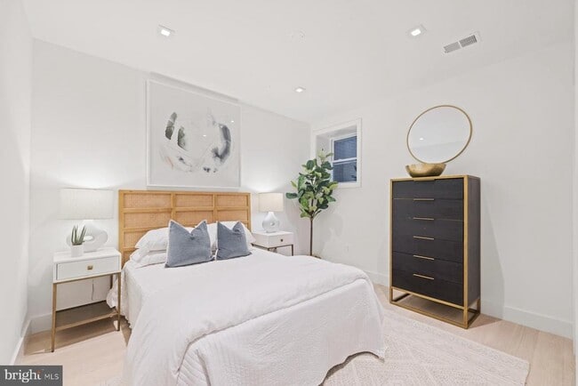 1525 P St NW in Washington, DC - Building Photo - Building Photo