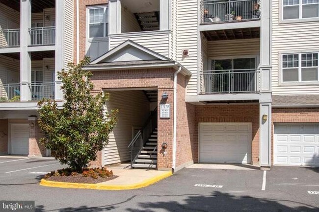 12120 Garden Ridge Ln, Unit 204 in Fairfax, VA - Building Photo - Building Photo