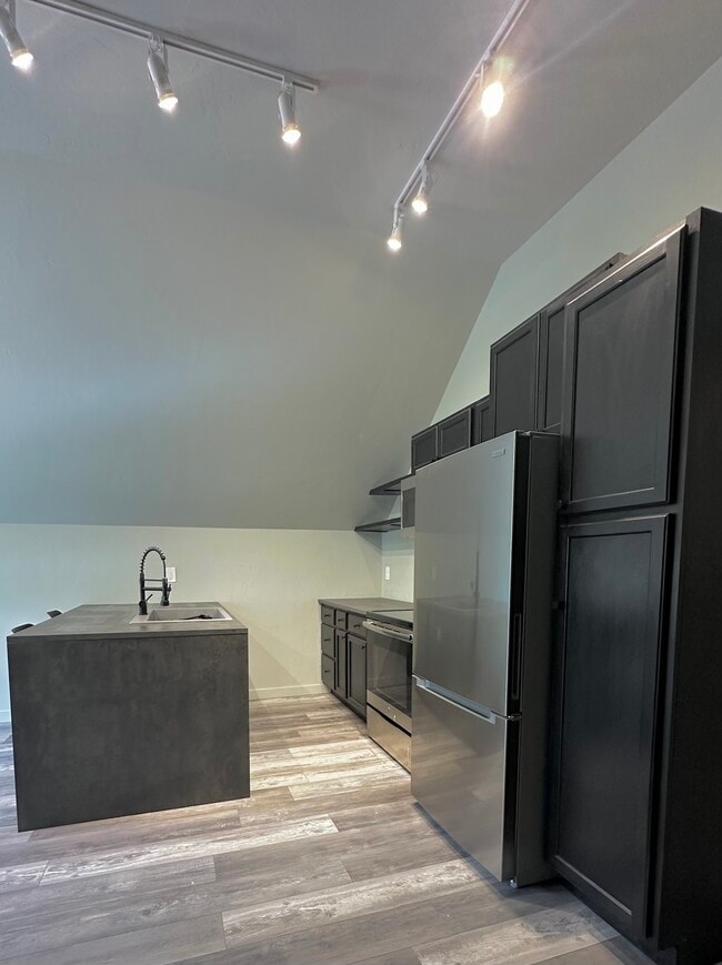 1413 Wabash Ave, Unit 2 in Mattoon, IL - Foto de edificio - Building Photo