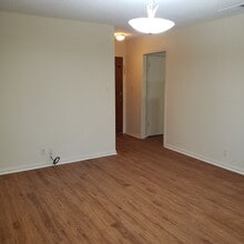 502 Otis St in Taylor, TX - Building Photo - Building Photo