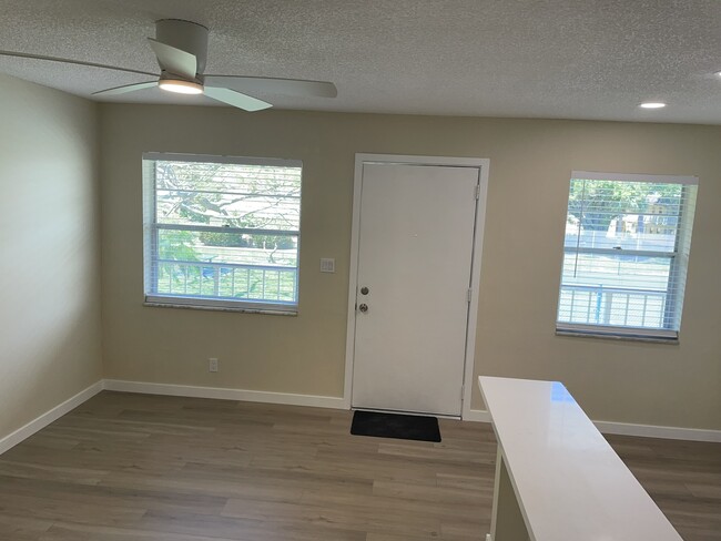 5168 NE 6th Ave, Unit 431 in Oakland Park, FL - Foto de edificio - Building Photo
