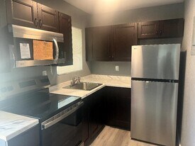 225 NW 12th Ct in Pompano Beach, FL - Building Photo