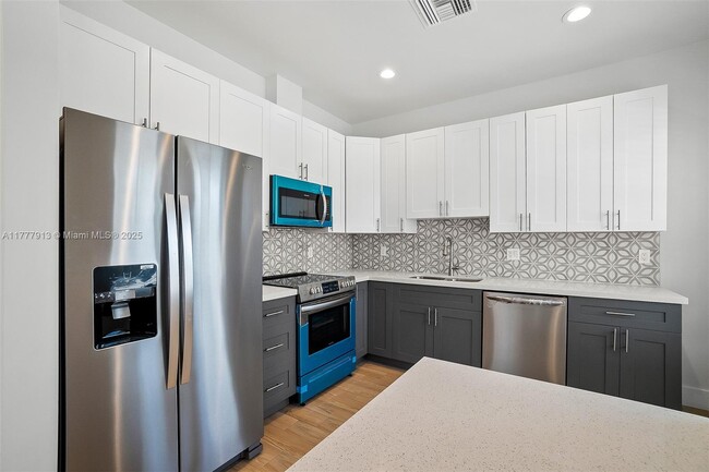 711 N L St in Lake Worth Beach, FL - Building Photo - Building Photo
