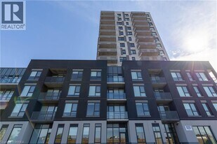 1333 Weber St E in Kitchener, ON - Building Photo