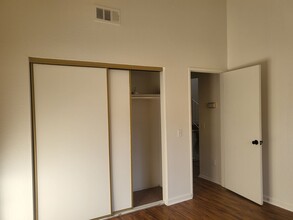 5192 Bienville Walk in Oxnard, CA - Building Photo - Building Photo