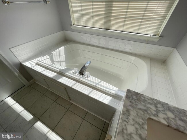 11222 Bel Aire Ct in Waldorf, MD - Foto de edificio - Building Photo