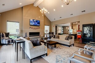 Wilshire Towers Apartments in Bloomingdale, IL - Building Photo