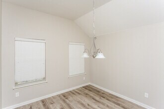 7413 Errandale Dr in Fort Worth, TX - Foto de edificio - Building Photo